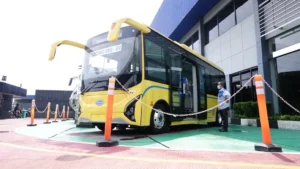 Gambar Bus Listrik Sedang dari karoseri delimajaya bagian dari keunggulan bus listrik sedang